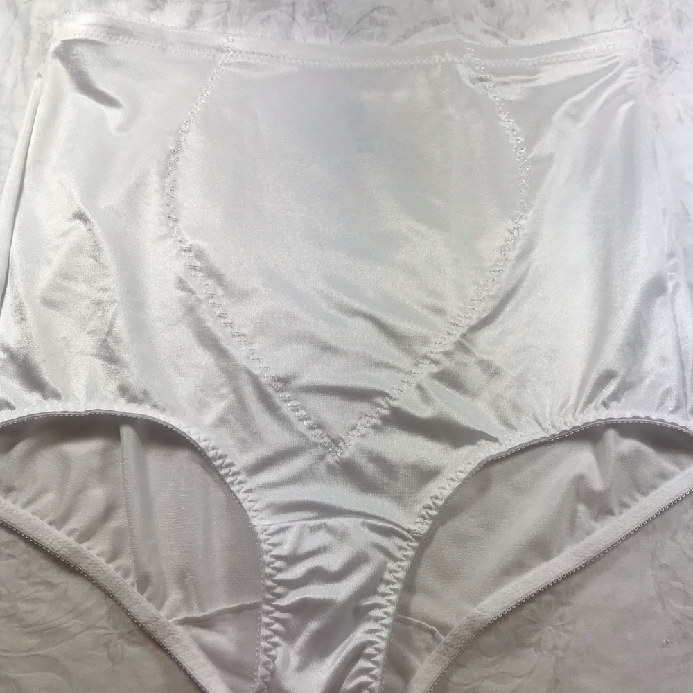 Bali shapewear # 8710 brief panties 2x white
